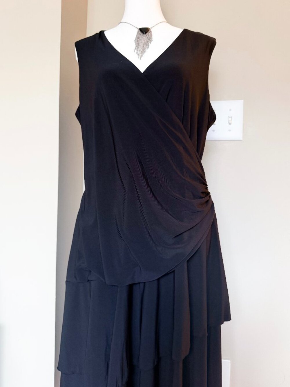 Luxe by Carmen Marc Valvo Black Ruffled Dress – Size 14W